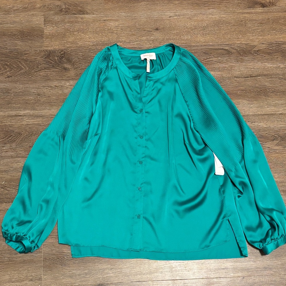 nwt women’s green long sleeve blouse